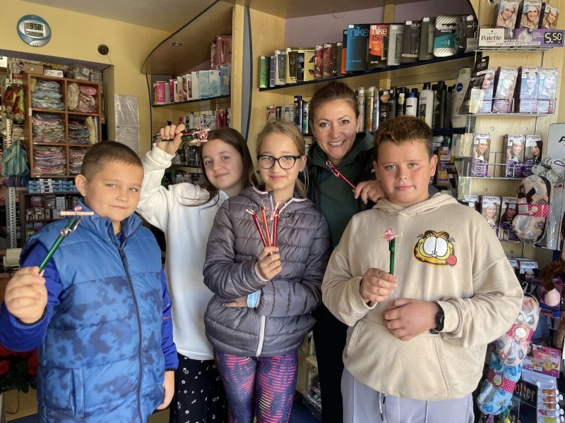 Почитайки Деня на народните будители деца и ученици към групите