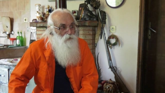 92 годишният Тодор Живков от Бойчиновци е един от най възрастните действащи