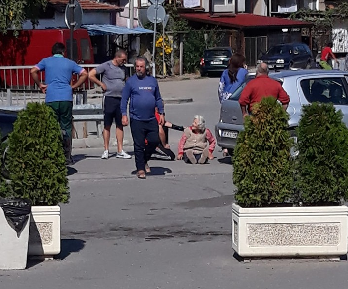 Мъж блъсна с колата си баба в Монтана и я