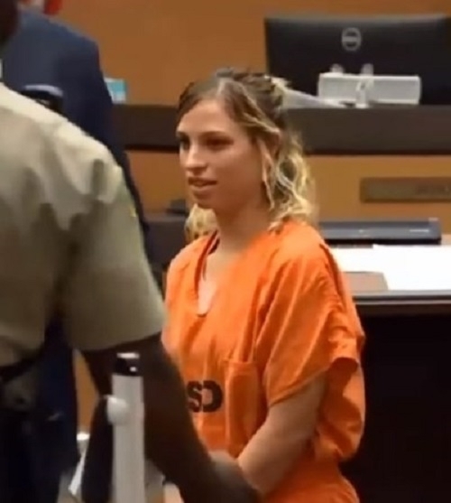 Омъжена учителка правила секс с 13 годишен в класна стая в