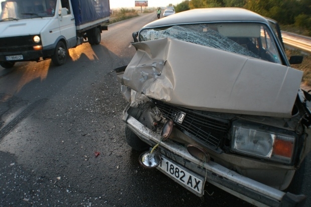 Възрастен мъж е предизвикал катастрофа във врачанското село Крапец съобщиха