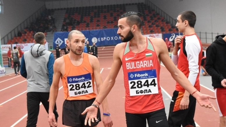 Митко Ценов от СК Атлет Мездра който бяга извън класирането