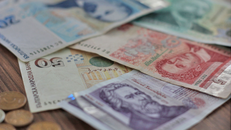 Към 6 февруари 2026 г процесът по изтегляне на банкноти