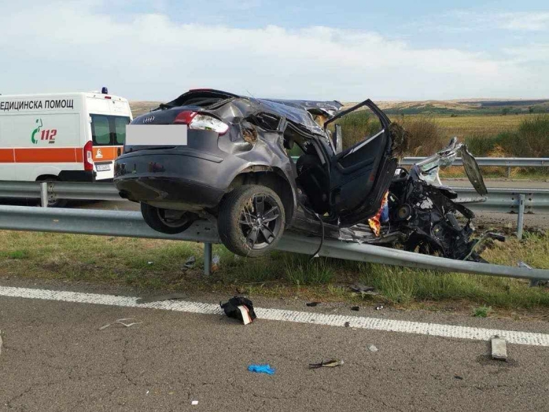 Затвориха автомагистрала Тракия в посока София заради тежък пътен инцидент