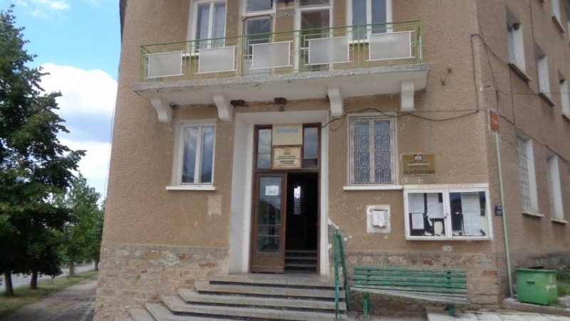 Кметът на монтанското село Замфирово се е оплакал в полицията