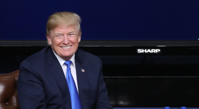 Бившият модел на Плейбой Карън Макдугъл се извини на първата