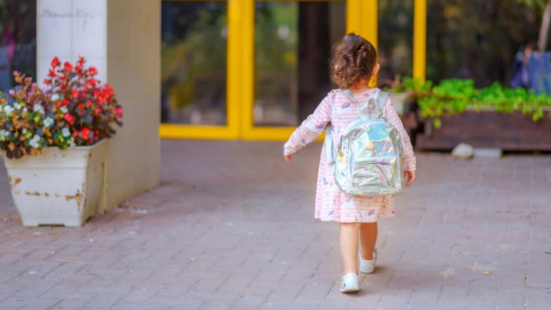 Около 10 000 деца чакат за място в детска градина