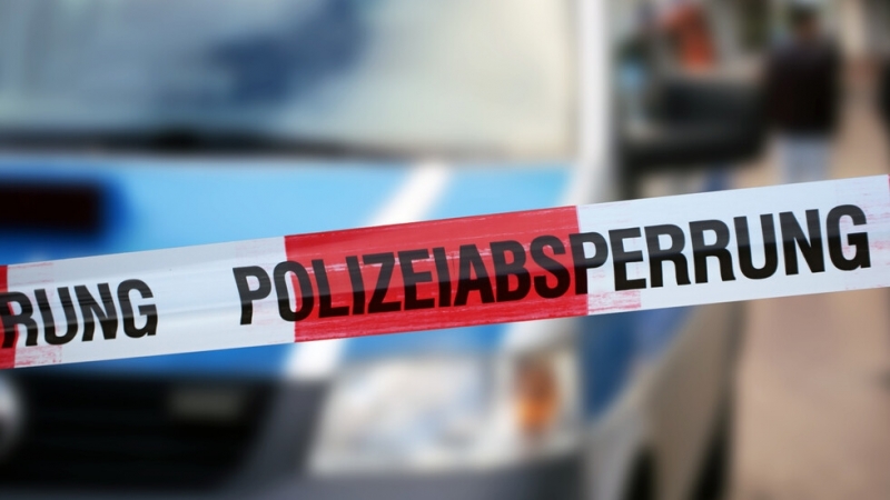 Двама германски полицаи бяха застреляни тази нощ при рутинна пътна