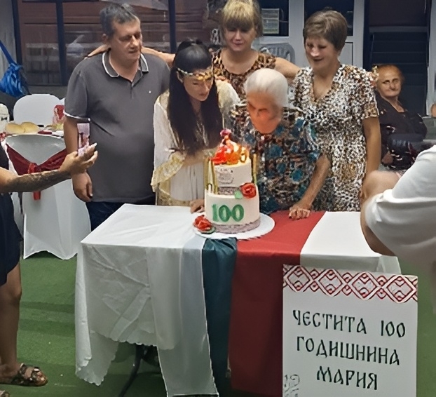 Баба Мария от село Баница навърши 100 години и вдигна пищен празник /снимки/