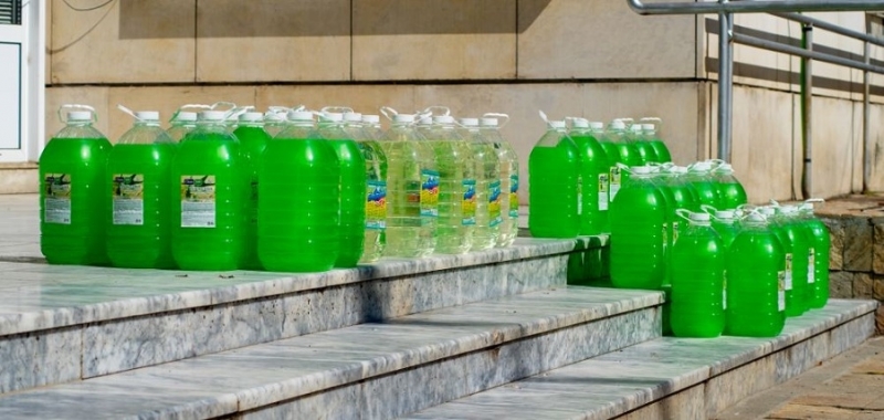 Община Мездра получи като дарение 140 литра течен сапун и