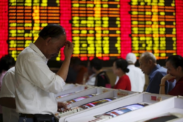 Китайските борси се сринаха днес с близо 9 процента в