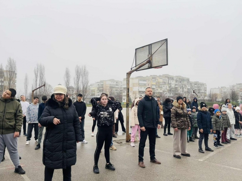 Днес във всички учебни заведения във Враца и населените места