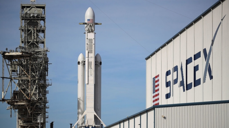 Отложиха изстрелването на ракетата на SpaceX Tова стана само минути