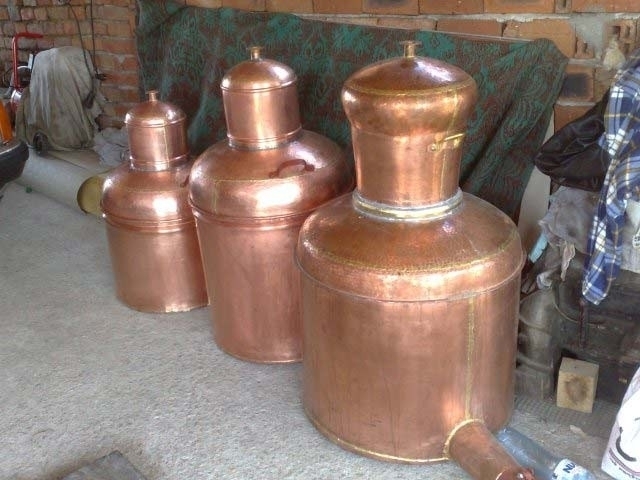 Заловиха мъж и жена при опит за кражба на медни