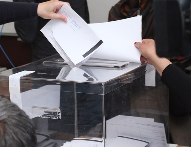Жалба за незаконна агитация пред няколко избирателни секции в ромския