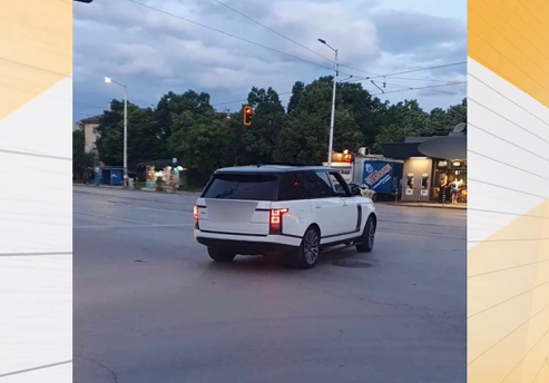 Шофьор на джип заплаши с пистолет водач на автобус на оживено кръстовище в София