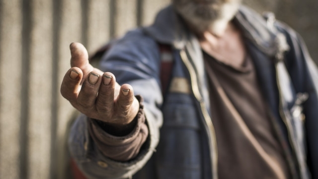 Единайсет български граждани които експлоатирали просяци са задържани в югозападния