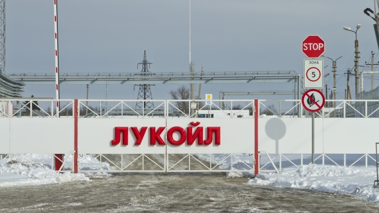 България ще получи 100 милиона данък печалба от рафинерията Лукойл