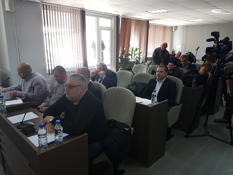Днешната сесия на общинския съвет във Враца не мина без