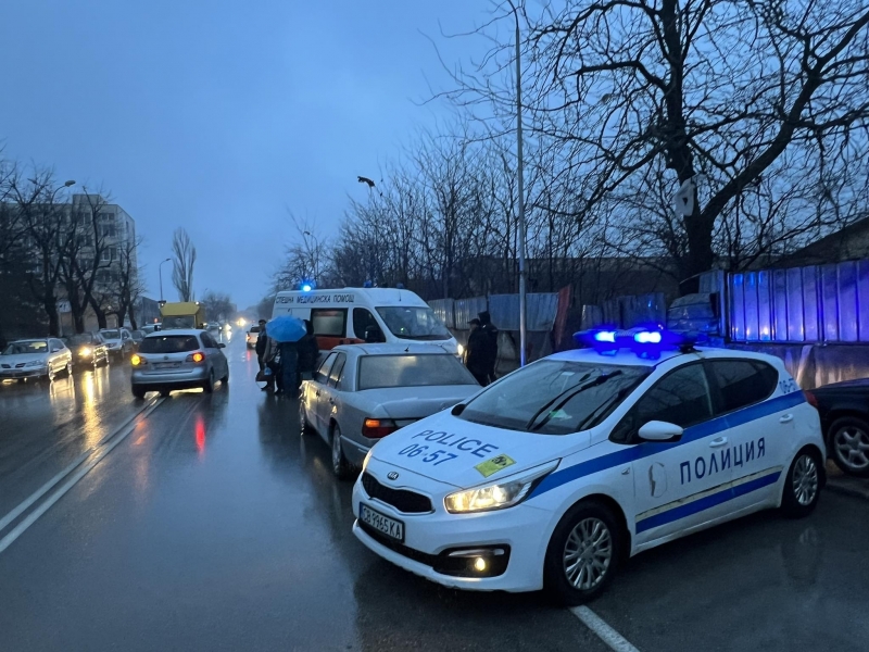 Блъснатото дете пред Механото във Враца е в болница съобщиха