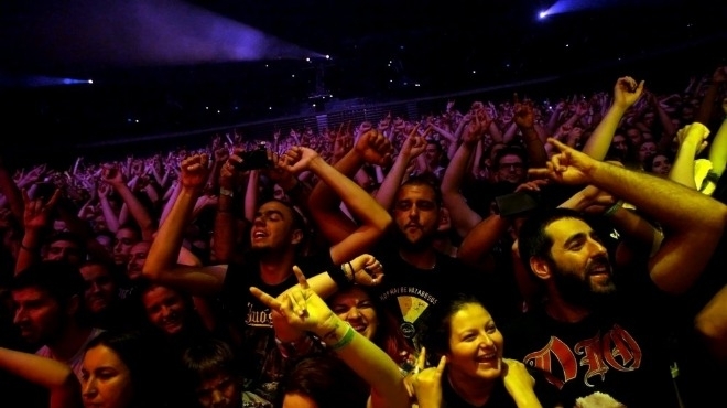 Най малко петима души са загинали по време на блъсканица на