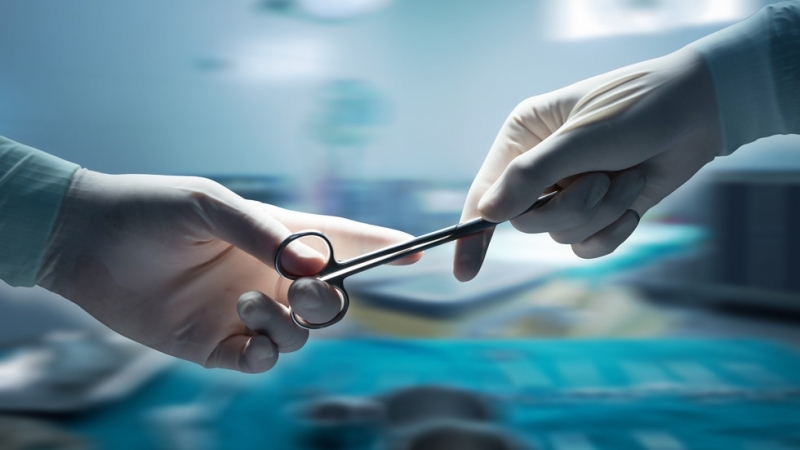 Уникална операция в световен мащаб спаси българин с животозастрашаващо разкъсване на