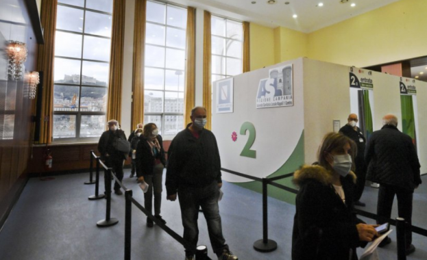 Депутати в Италия се опасяват че мафията отклонява ваксините от