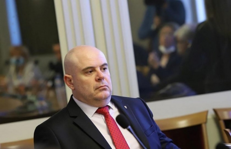 Главният прокурор Иван Гешев ще изготви и представи пред парламента