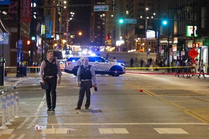 Петима души бяха ранени а друг загина при стрелба в