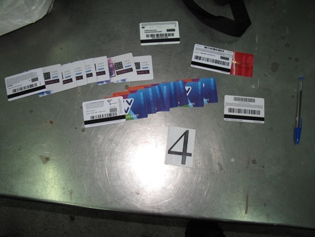 Задържаха 2-ма мъже със скимиращи устройства на митница Видин /снимки/