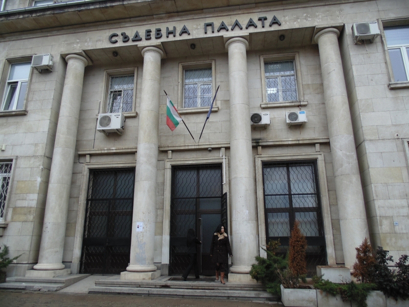 Оставиха в ареста мъжа, обвинен в убийството на майка си в Алтимир
