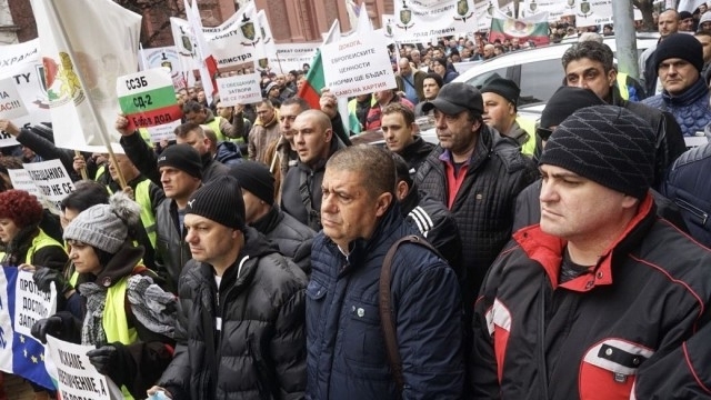 Надзиратели от затворите в цялата страна се събират днес за