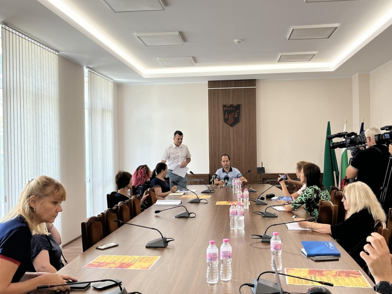 През последните седмици успяхме да убедим седем лекари от Враца