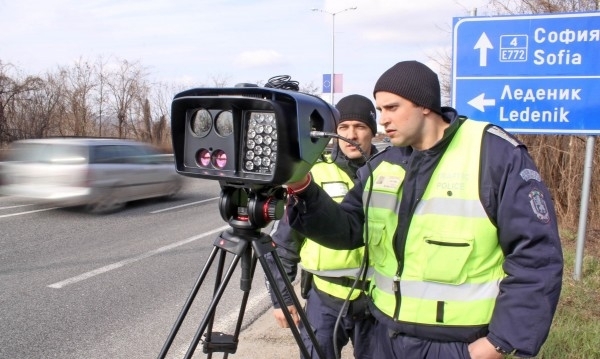 Специализирана операция за контрол на скоростните режими бе проведена в