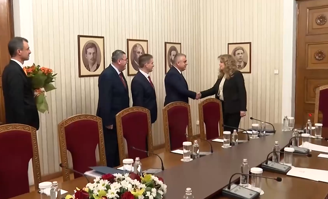 Президентът Илияна Йотова стартира последния етап на консултациите за избора