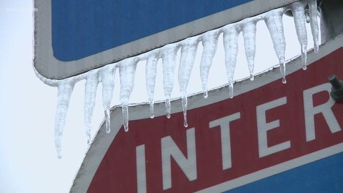 Ледени бури поразиха почти половината инсталации за генериране на вятърна