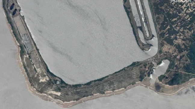 Сателитни изображения показват водите, ползвани за охлаждане на украинската атомна