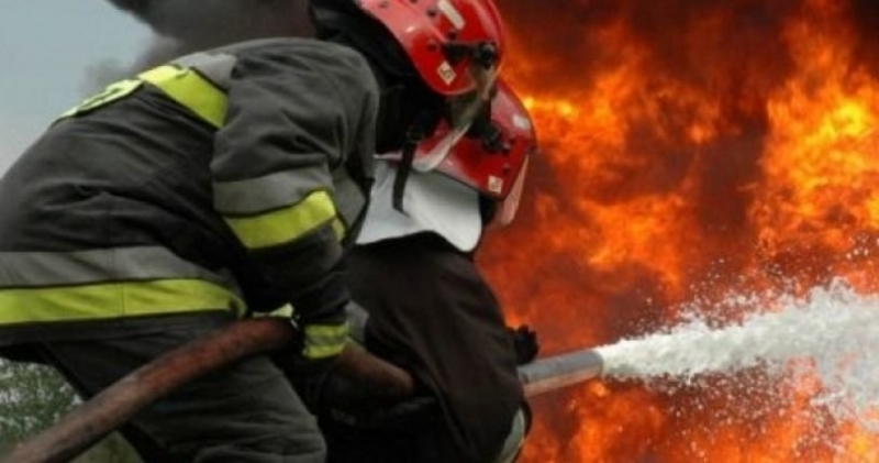 Пожар пламна в предприятие за производство на матраци в Ямбол.