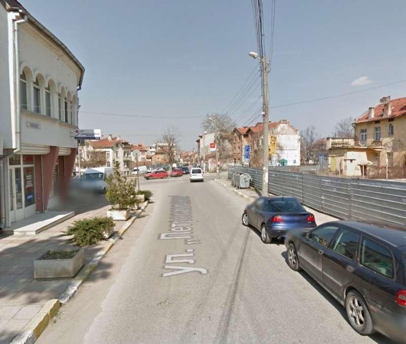 Ремонтни дейности ограничават движението в участък от улица във Враца