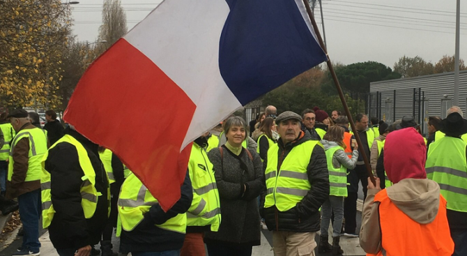 Френските жълти жилетки се събират за нови протести днес в