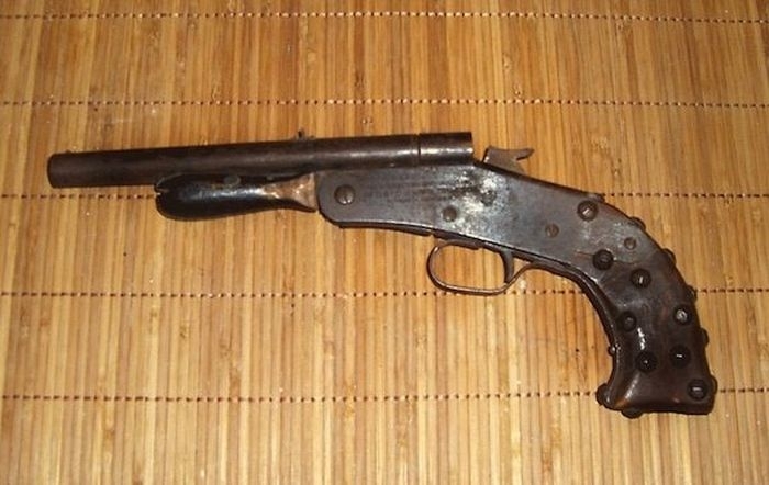 Ченгета откриха огнестрелно оръжие при обиск на къща във Врачанско