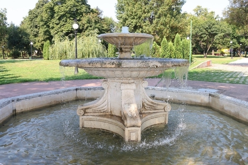 Фонтанът край Розариума в Крайдунавския парк във Видин заработи отново