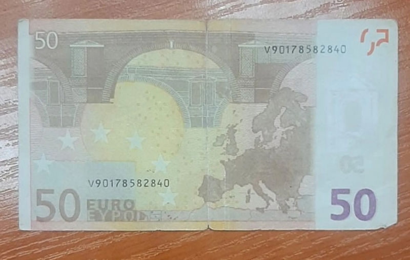 Криминалисти от Шумен заловиха мъж прокарал в обръщение фалшива евро