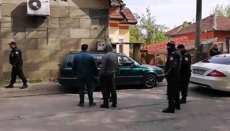 Апелативният съд решава дали да остави за постоянно в ареста