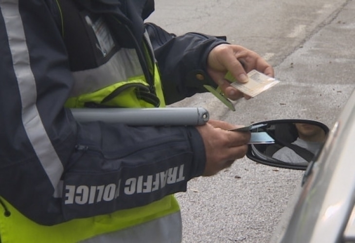 Шофьор се е опитал да подкупи полицаи в Криводол съобщиха