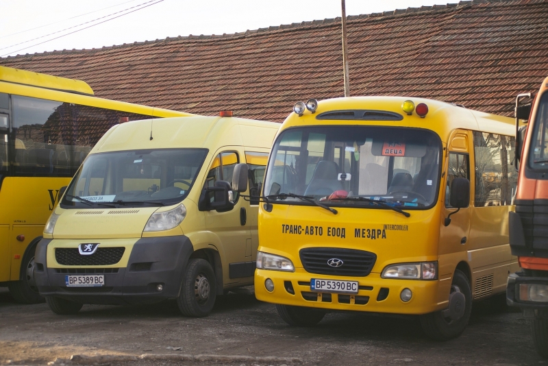 Община Мездра търси да назначи на работа шофьори на автобуси