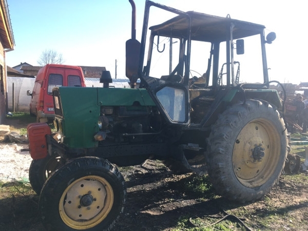 Разярен мъж е потрошил трактор във видинско село съобщиха от