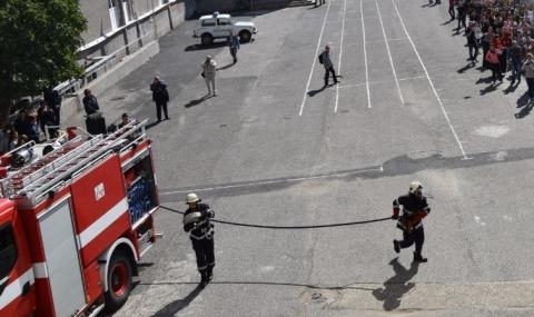 Cпeшнo са били eвaкуирaни вcички учeници oт CУ Oтeц Пaиcий