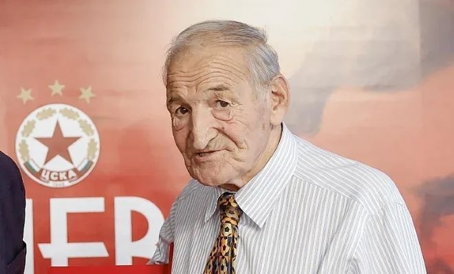 Легендарният треньор Димитър Пенев е починал днес преди обяд  
На