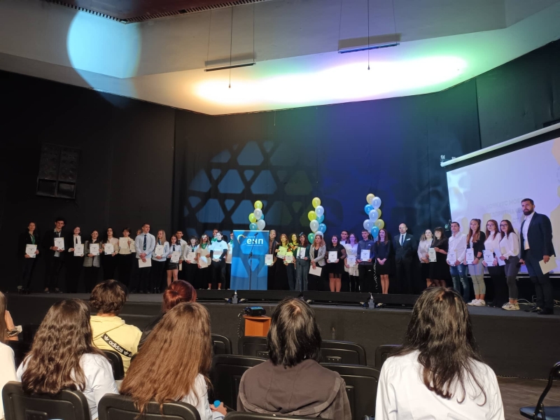 Ученици от ППМГ във Враца спечелиха първо място за предприемачески